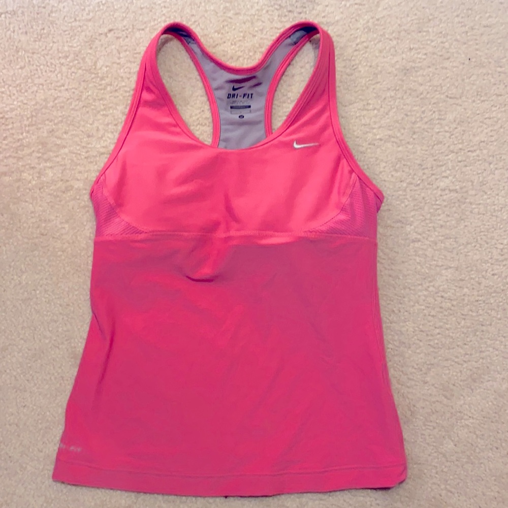 Nike dri-fit workout top w/ built in bra